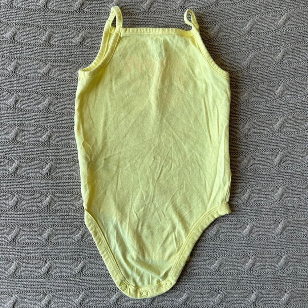 EUC Carter’s Baby Girl Outfit, Pink & Yellow “Papa Has My 💜”, 9 Months